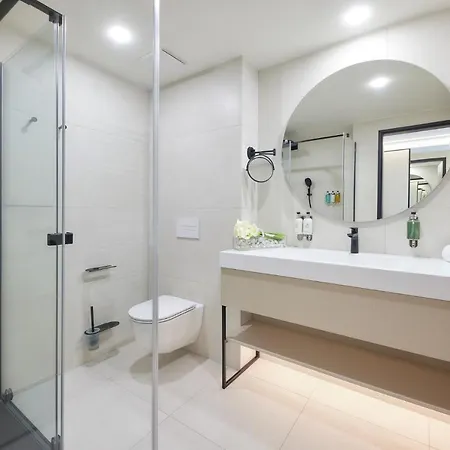 Otel Lua - Adults Only