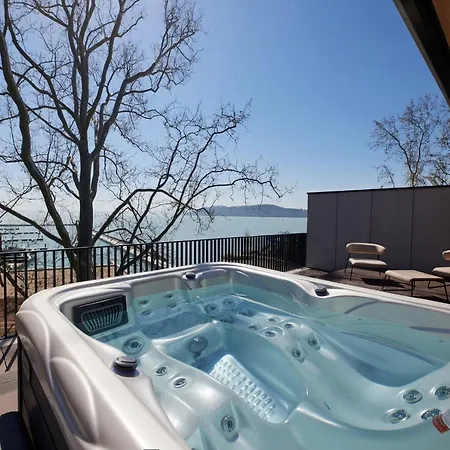 Otel Lua - Adults Only