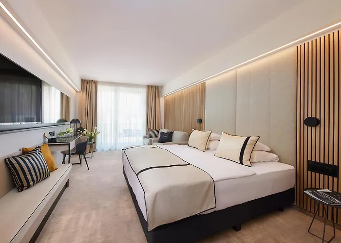 Lua - Adults Only Hotell