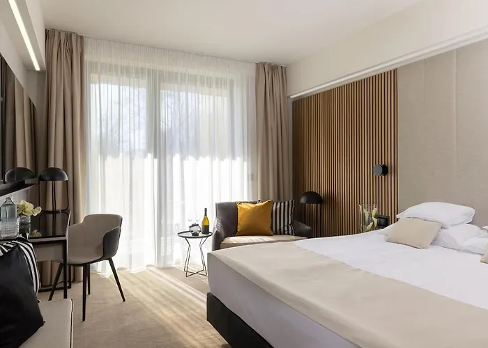 Lua - Adults Only Hotell